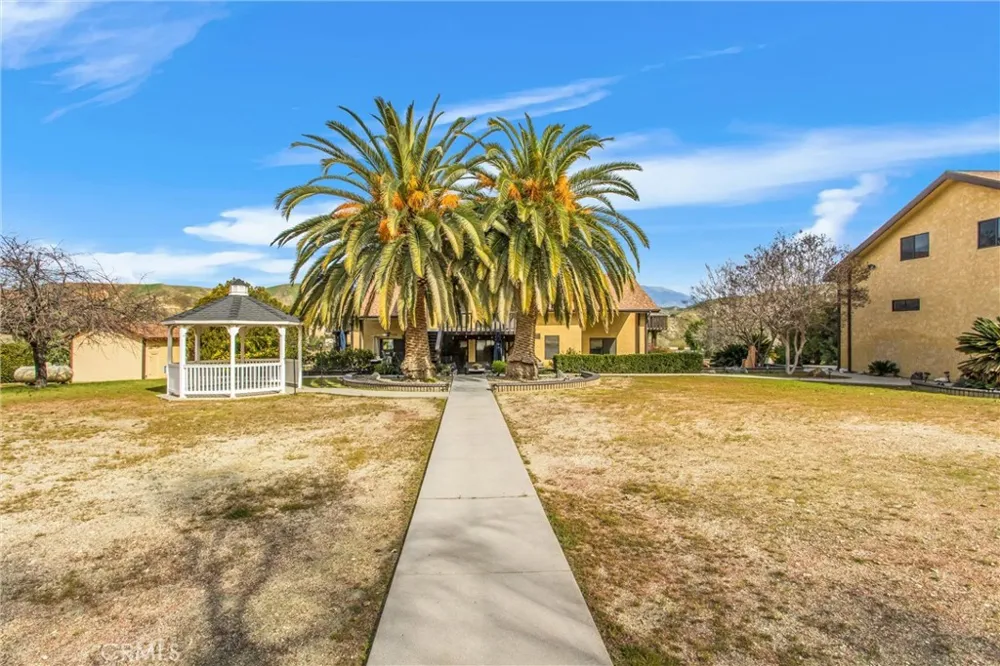 28450 Live Oak Canyon Road Redlands, CA 92373