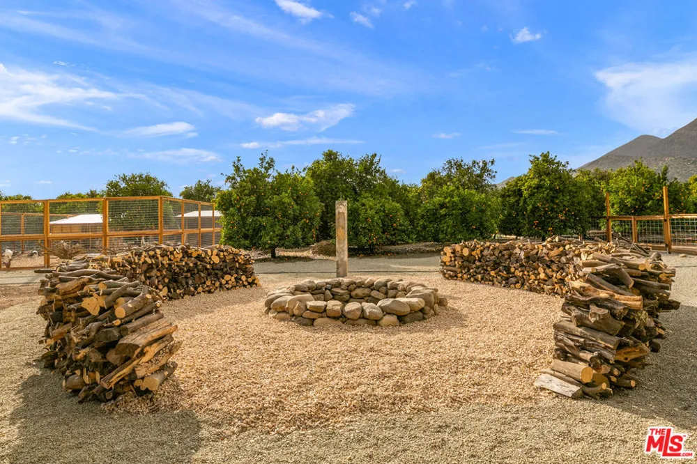 828 Fordyce Rd & 2561 Grand Avenue Ojai, CA 93023
