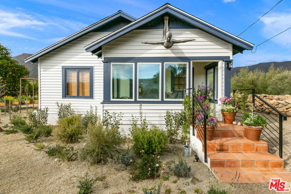 828 Fordyce Rd & 2561 Grand Avenue Ojai, CA 93023