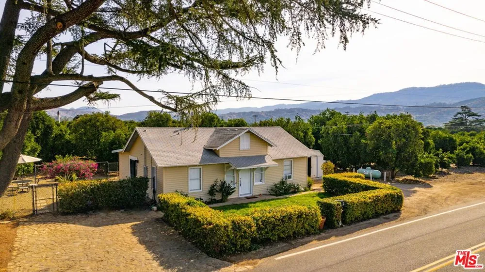 828 Fordyce Rd & 2561 Grand Avenue Ojai, CA 93023