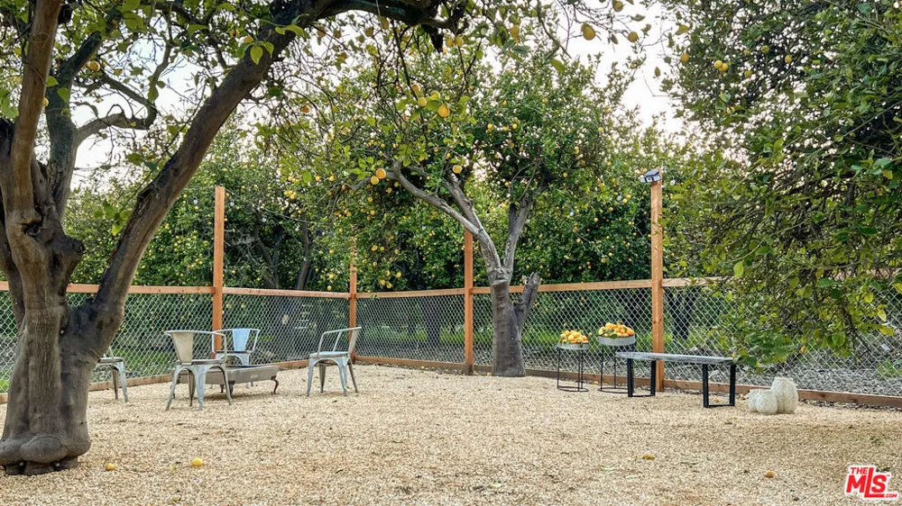 828 Fordyce Rd & 2561 Grand Avenue Ojai, CA 93023