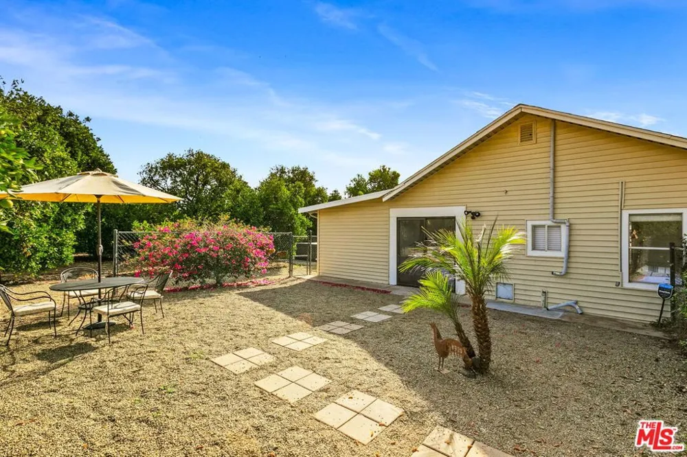 828 Fordyce Rd & 2561 Grand Avenue Ojai, CA 93023