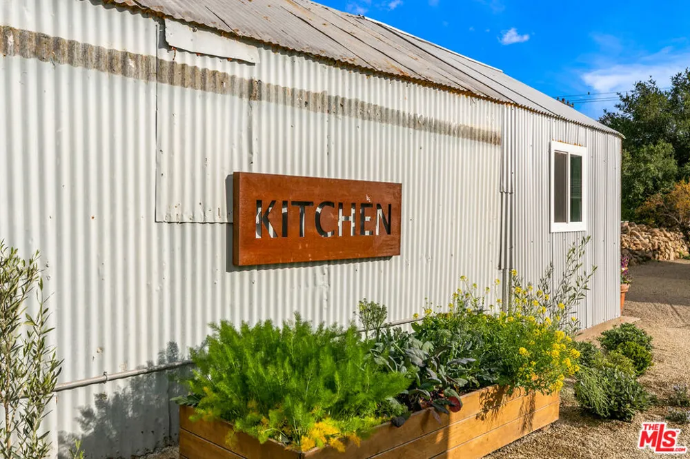 828 Fordyce Rd & 2561 Grand Avenue Ojai, CA 93023