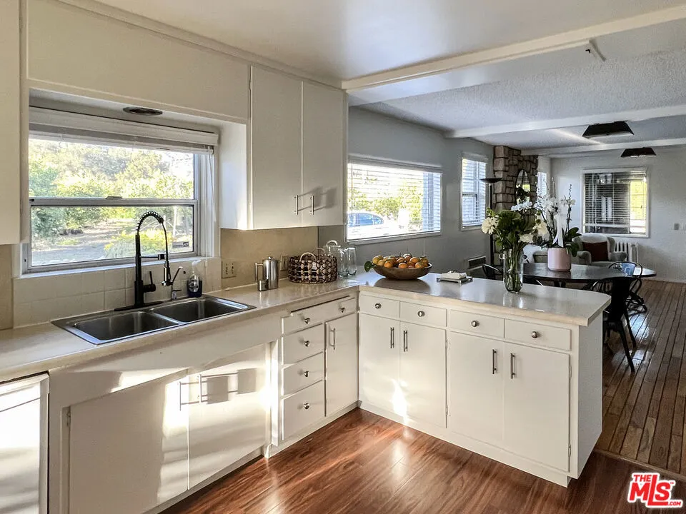 828 Fordyce Rd & 2561 Grand Avenue Ojai, CA 93023