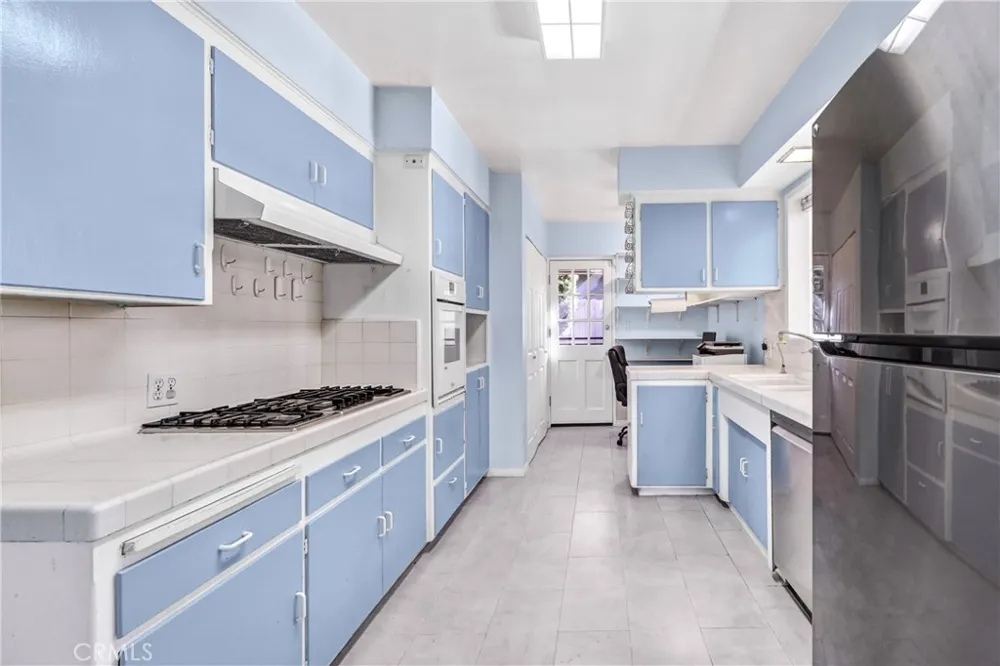 5906 Colbath Valley Glen, CA 91401