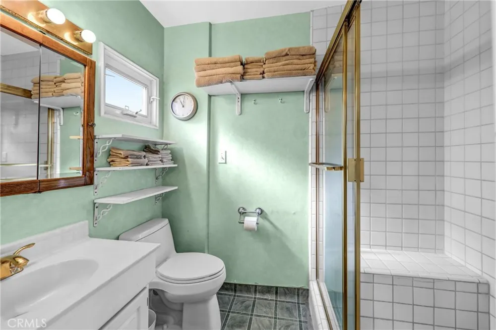 5906 Colbath Valley Glen, CA 91401