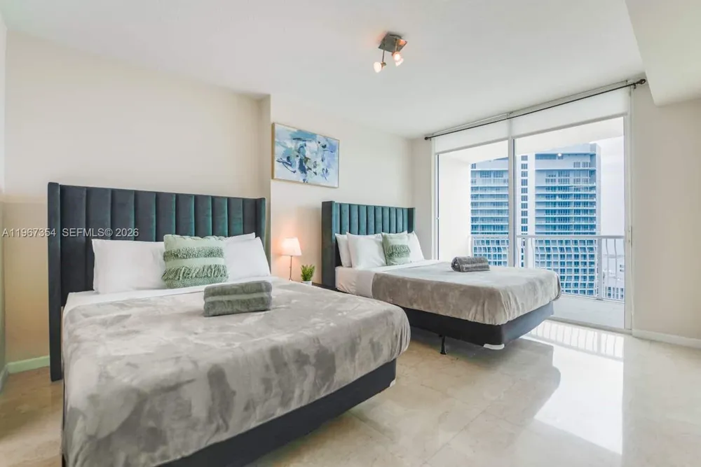 1200 Brickell Bay Dr #4217 Miami, FL 33131