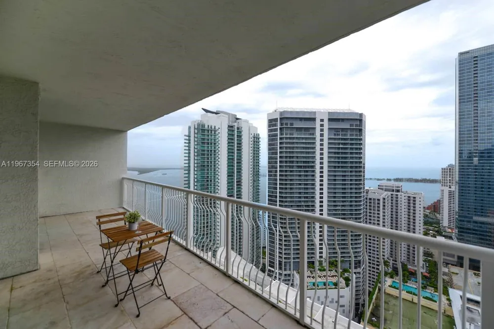 1200 Brickell Bay Dr #4217 Miami, FL 33131