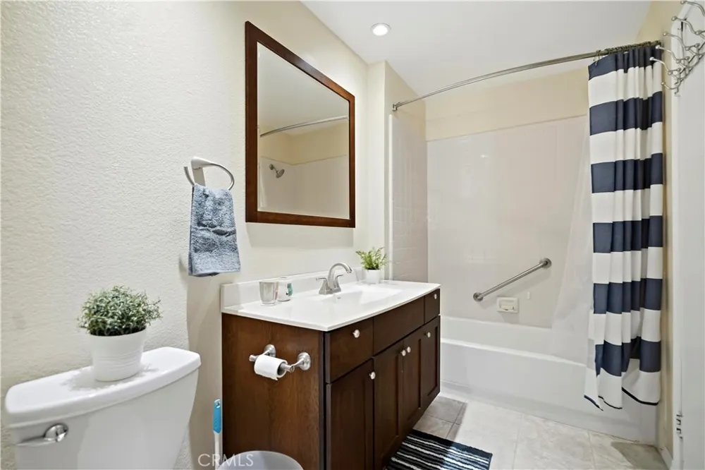4900 Grand Avenue #215 Covina, CA 91724