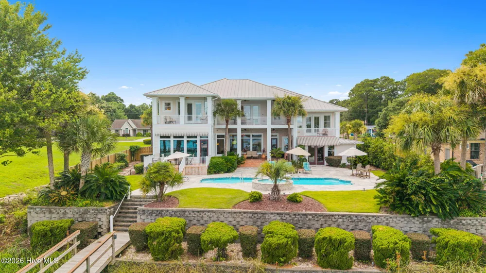 1224 Riverbend Drive SW