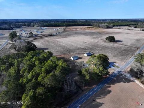 7.7 Ac +/- McKellar Road
