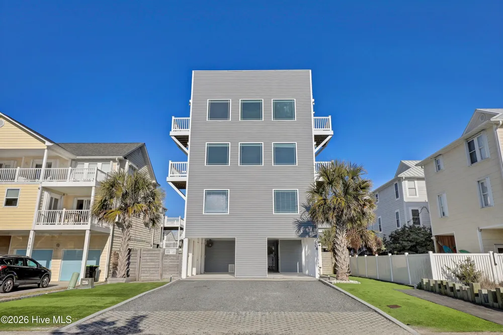 106 Charlotte Avenue Surf City, NC 28445