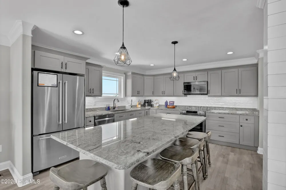 106 Charlotte Avenue Surf City, NC 28445