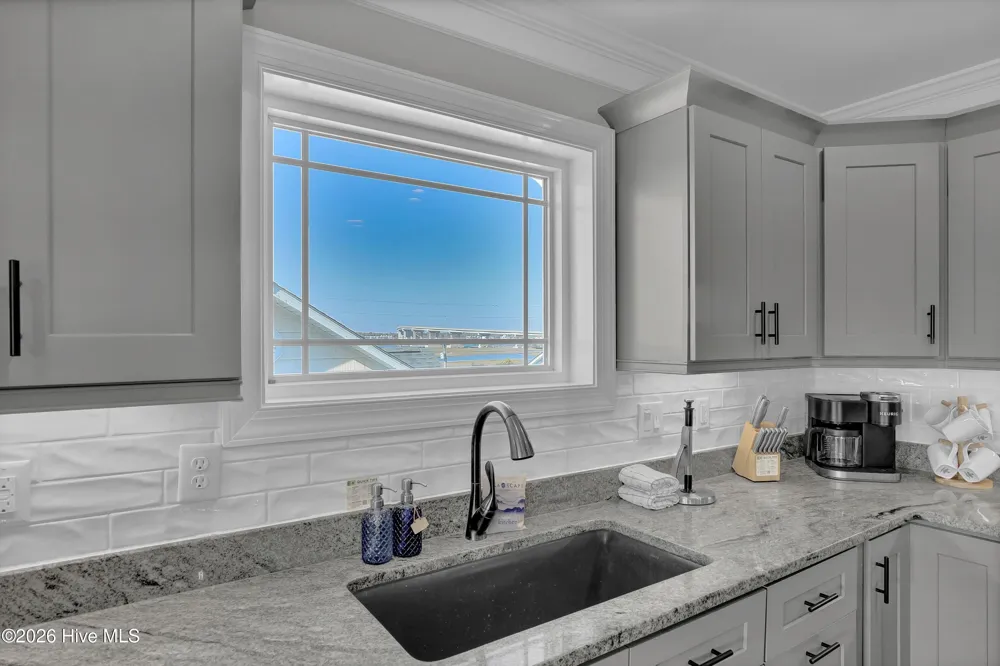 106 Charlotte Avenue Surf City, NC 28445