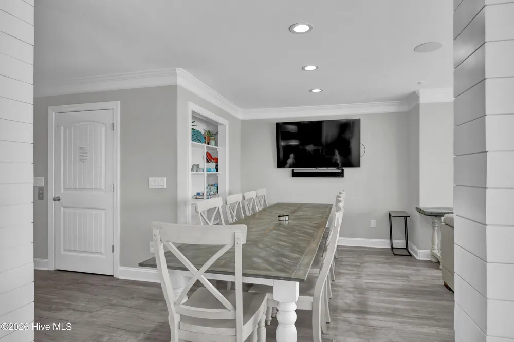 106 Charlotte Avenue Surf City, NC 28445