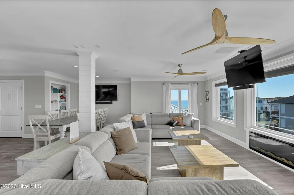 106 Charlotte Avenue Surf City, NC 28445