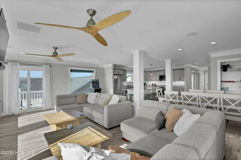 106 Charlotte Avenue Surf City, NC 28445