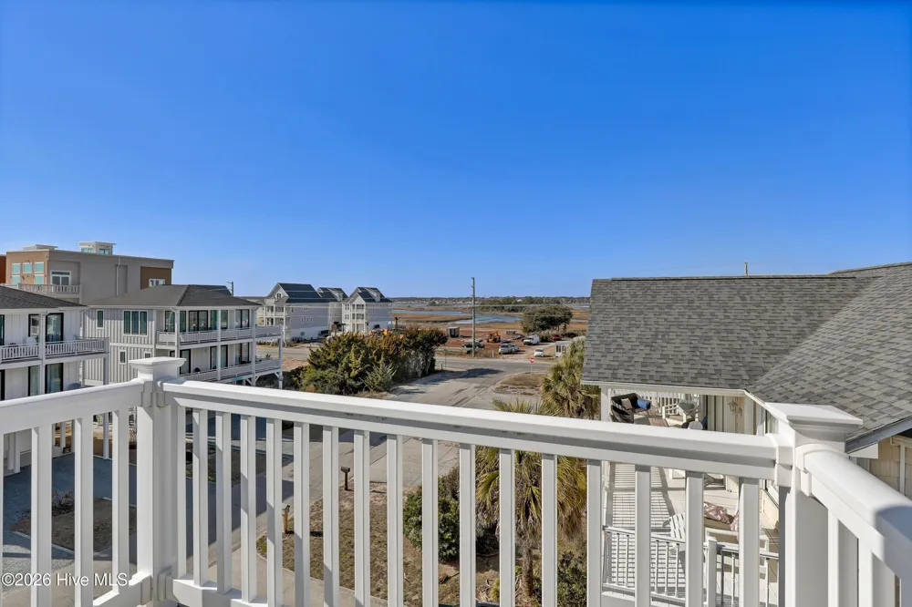 106 Charlotte Avenue Surf City, NC 28445
