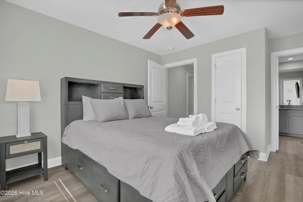 106 Charlotte Avenue Surf City, NC 28445