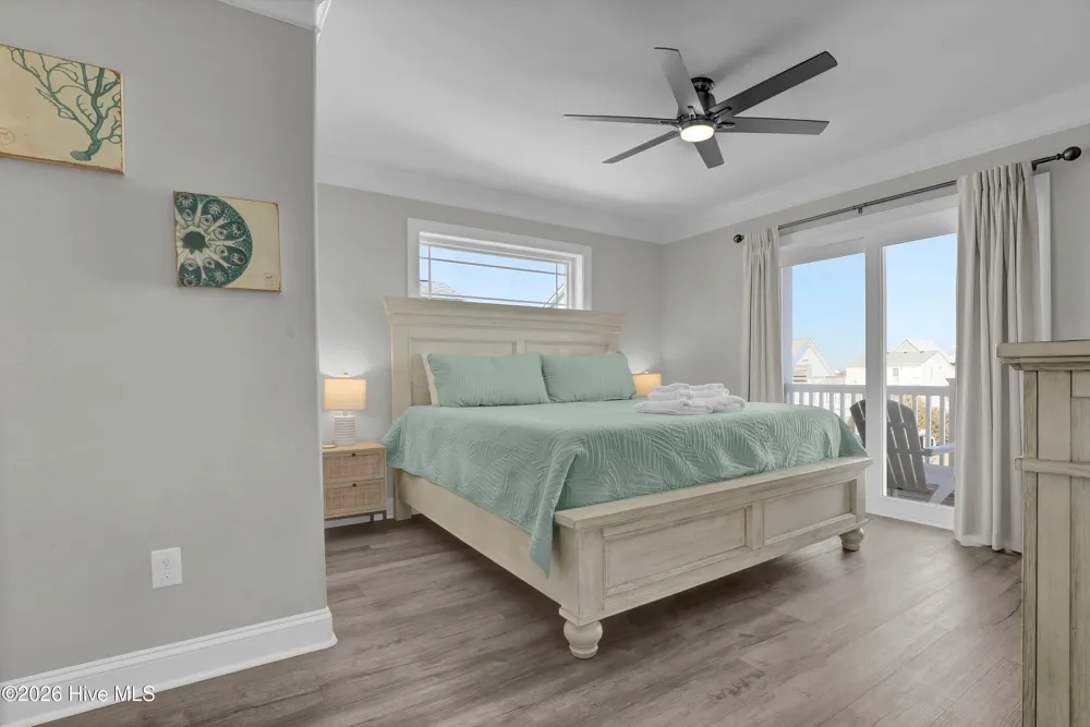 106 Charlotte Avenue Surf City, NC 28445