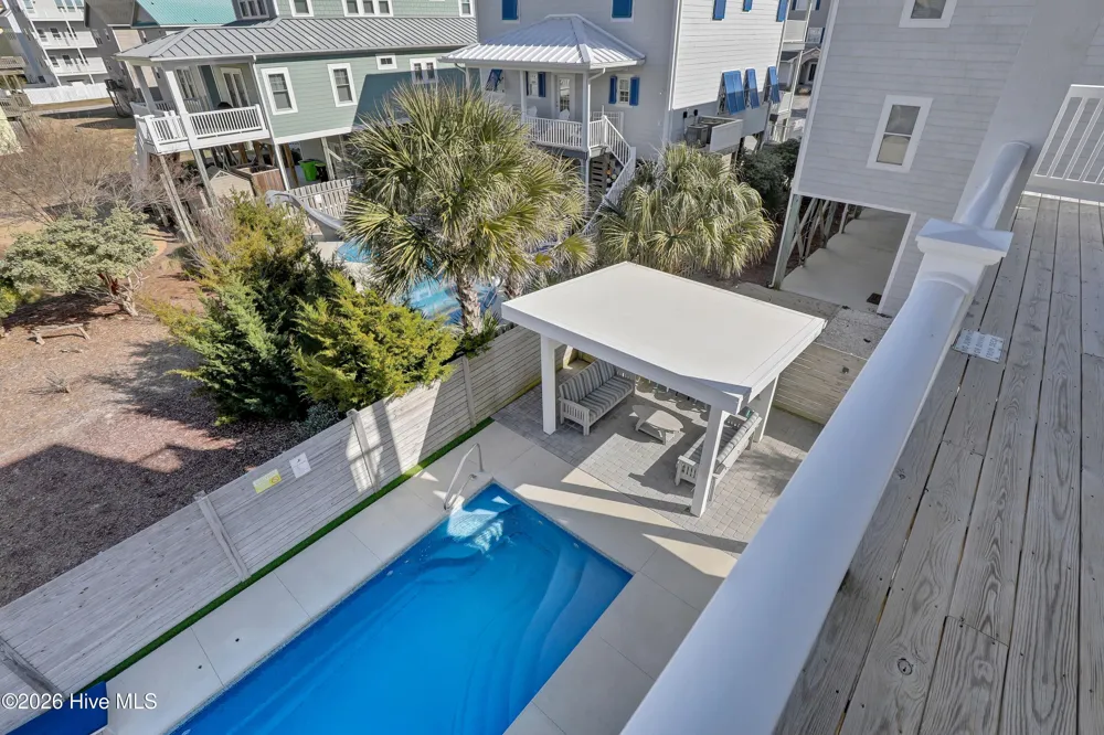 106 Charlotte Avenue Surf City, NC 28445