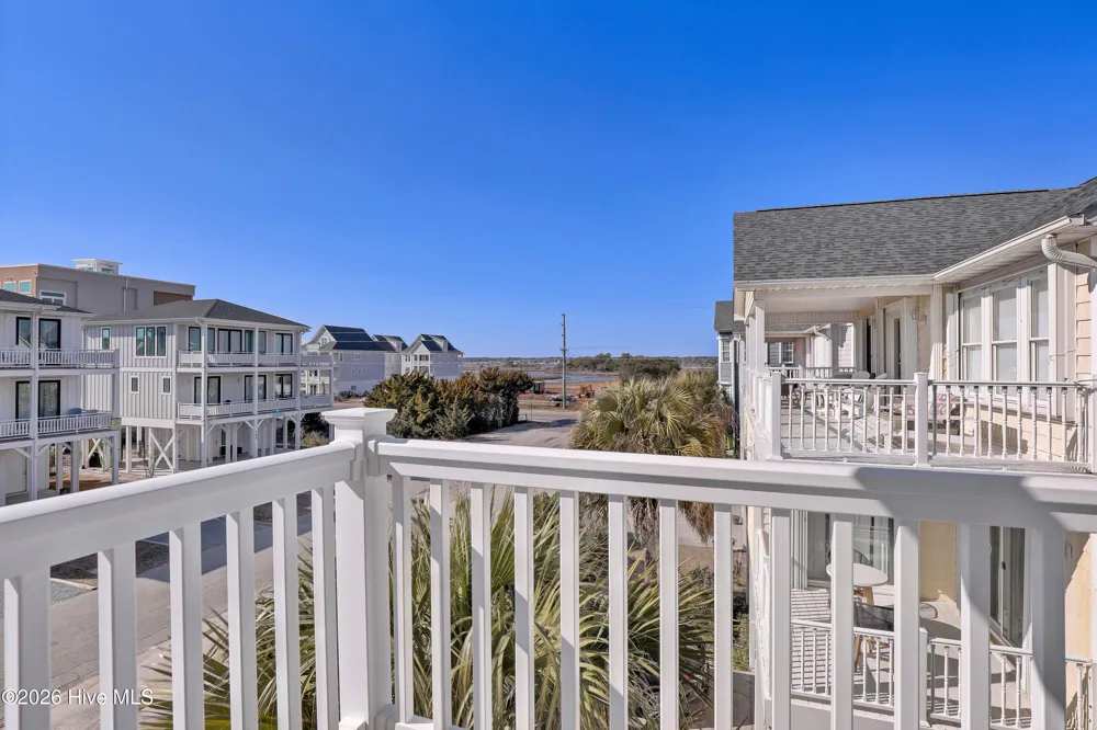 106 Charlotte Avenue Surf City, NC 28445