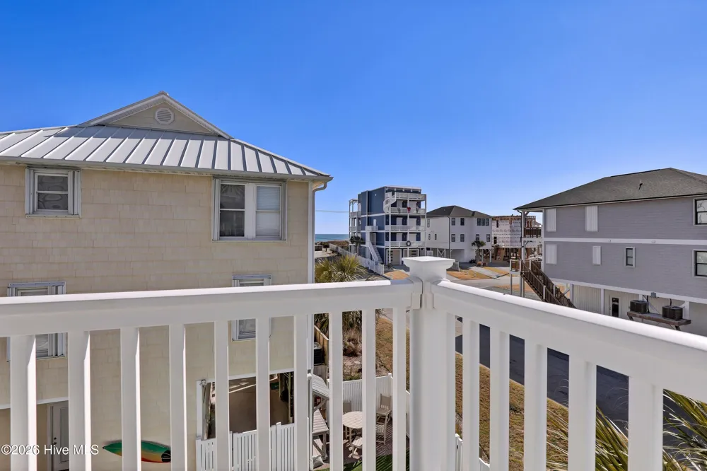 106 Charlotte Avenue Surf City, NC 28445