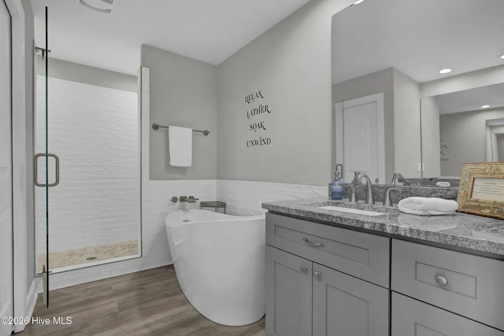 106 Charlotte Avenue Surf City, NC 28445