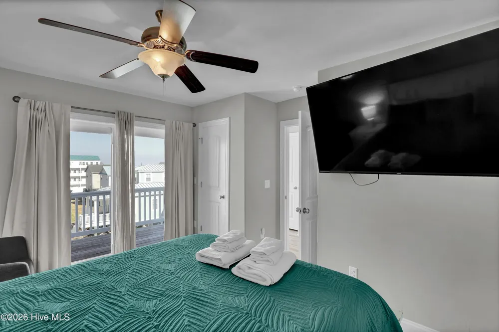 106 Charlotte Avenue Surf City, NC 28445