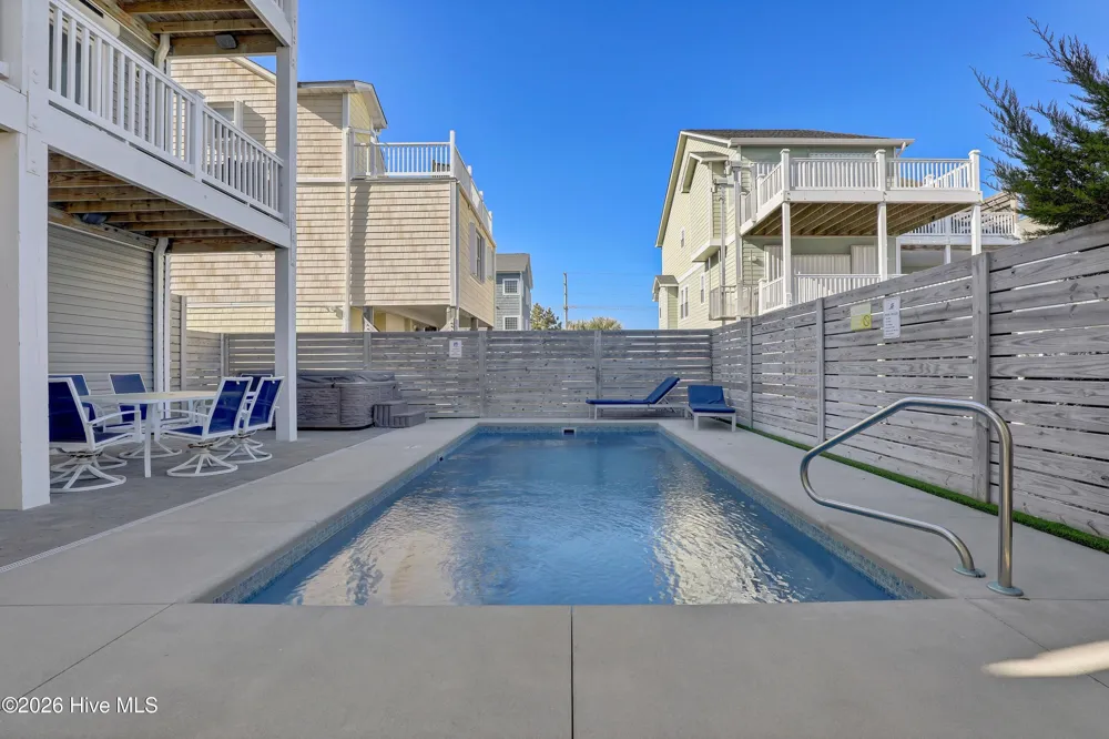 106 Charlotte Avenue Surf City, NC 28445
