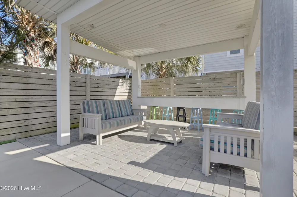 106 Charlotte Avenue Surf City, NC 28445