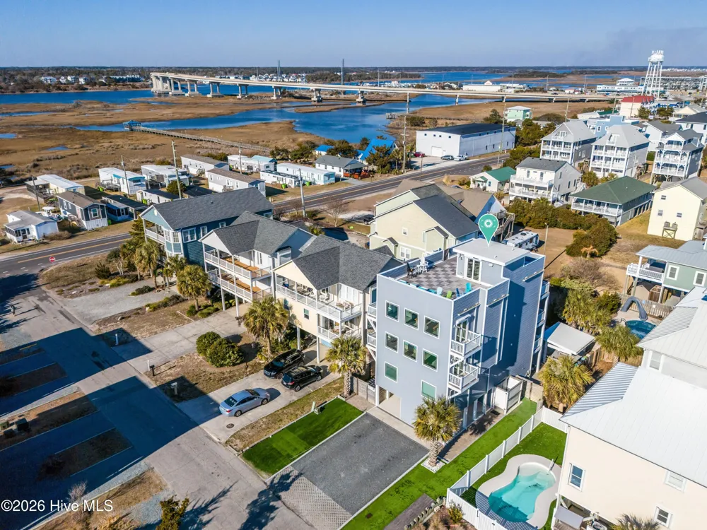 106 Charlotte Avenue Surf City, NC 28445
