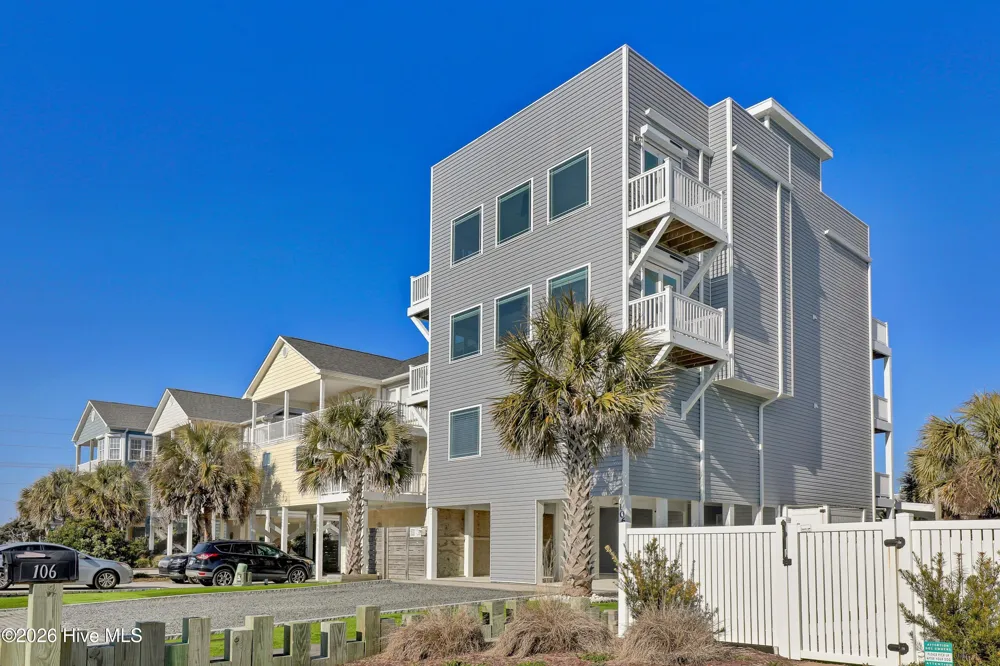 106 Charlotte Avenue Surf City, NC 28445