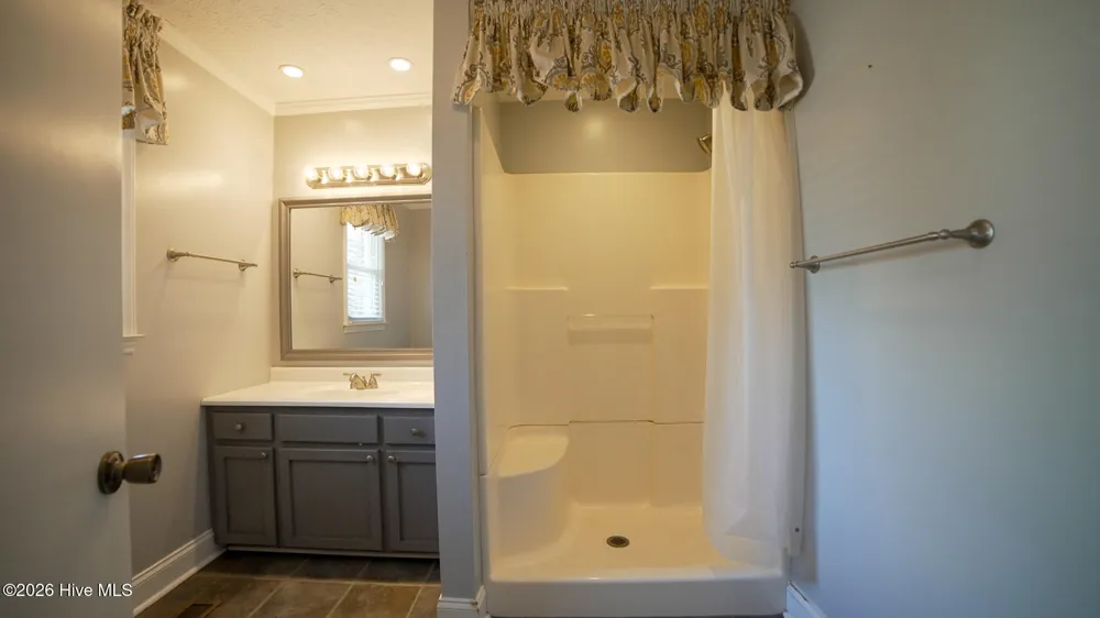 291 Whitehall Road Whiteville, NC 28472