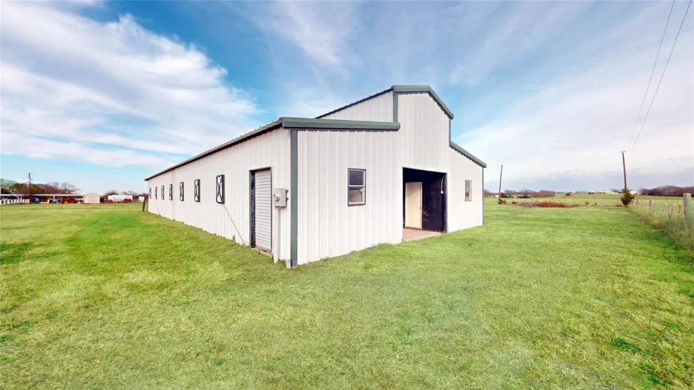 5909 County Road 488 Nevada, TX 75173