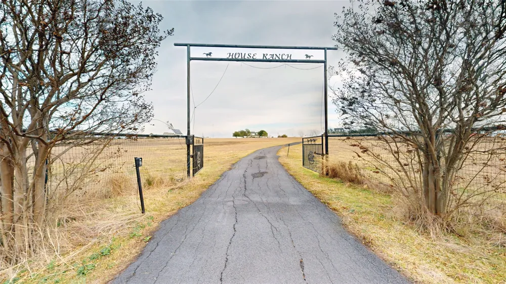 5909 County Road 488 Nevada, TX 75173