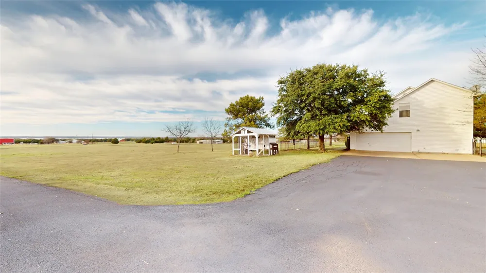5909 County Road 488 Nevada, TX 75173