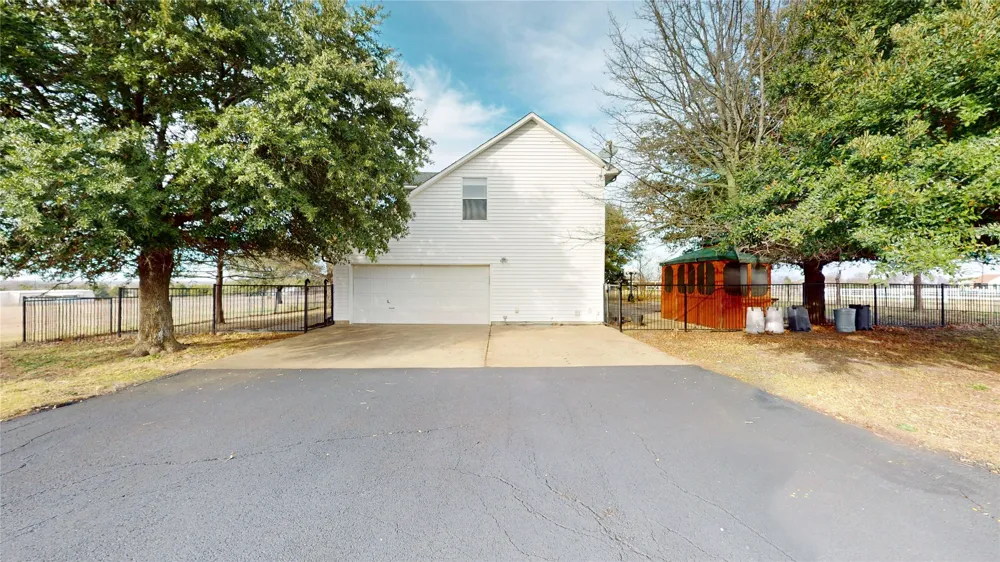 5909 County Road 488 Nevada, TX 75173