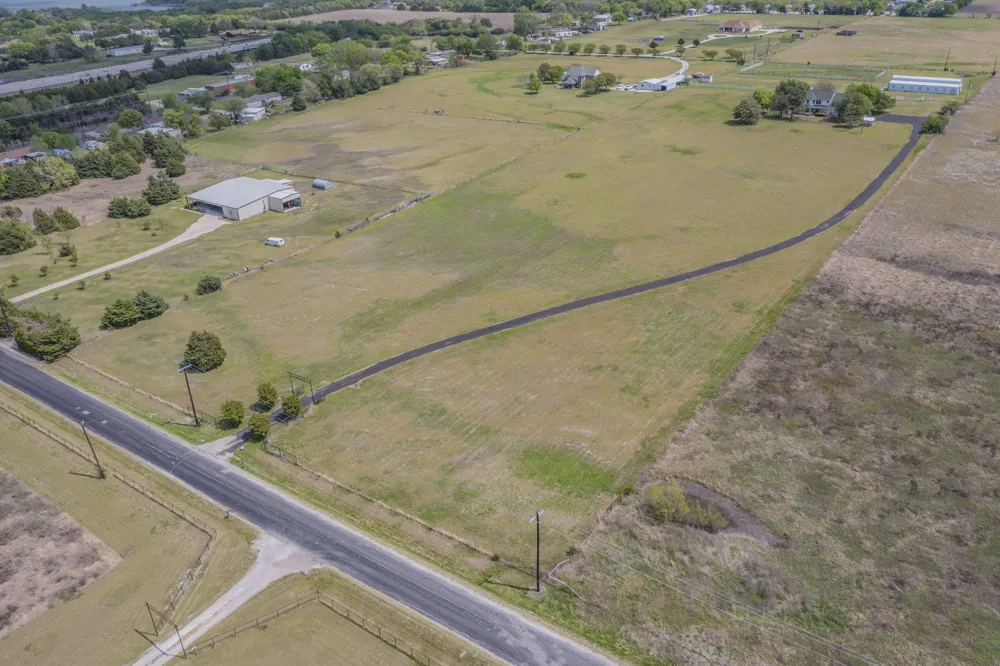 5909 County Road 488 Nevada, TX 75173