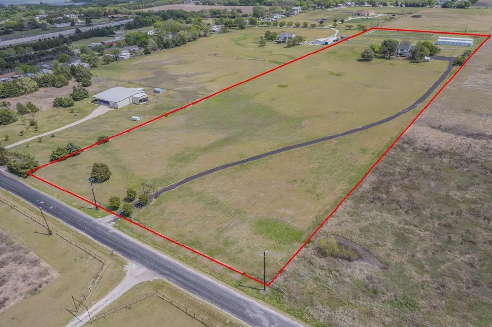 5909 County Road 488 Nevada, TX 75173