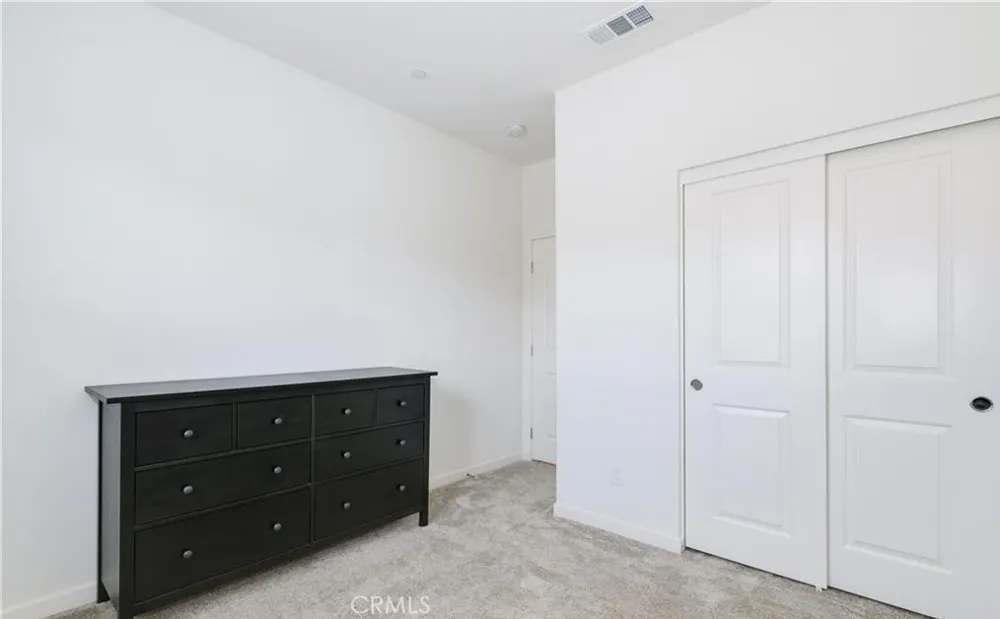 606 White Oaks Lake Forest, CA 92610