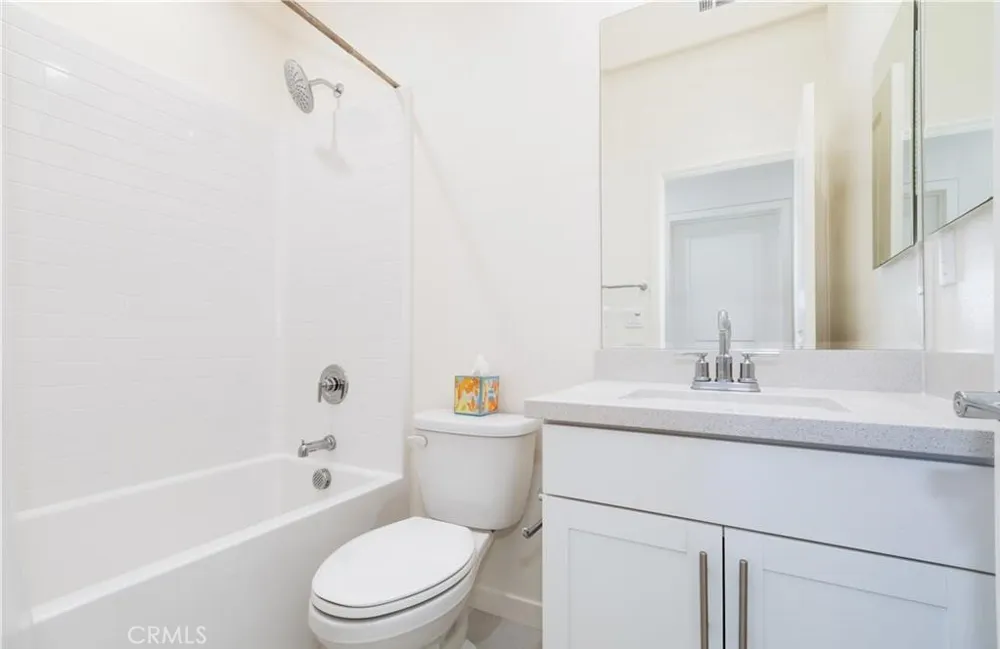 606 White Oaks Lake Forest, CA 92610