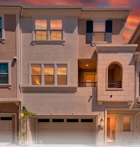 606 White Oaks