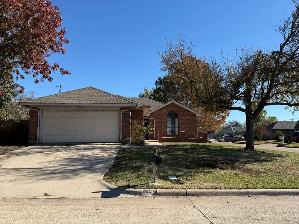 6115 Meadowside Trail