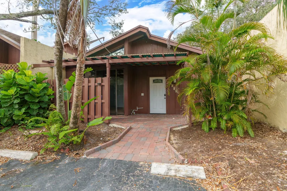 6111 NW 32nd Terrace #6111