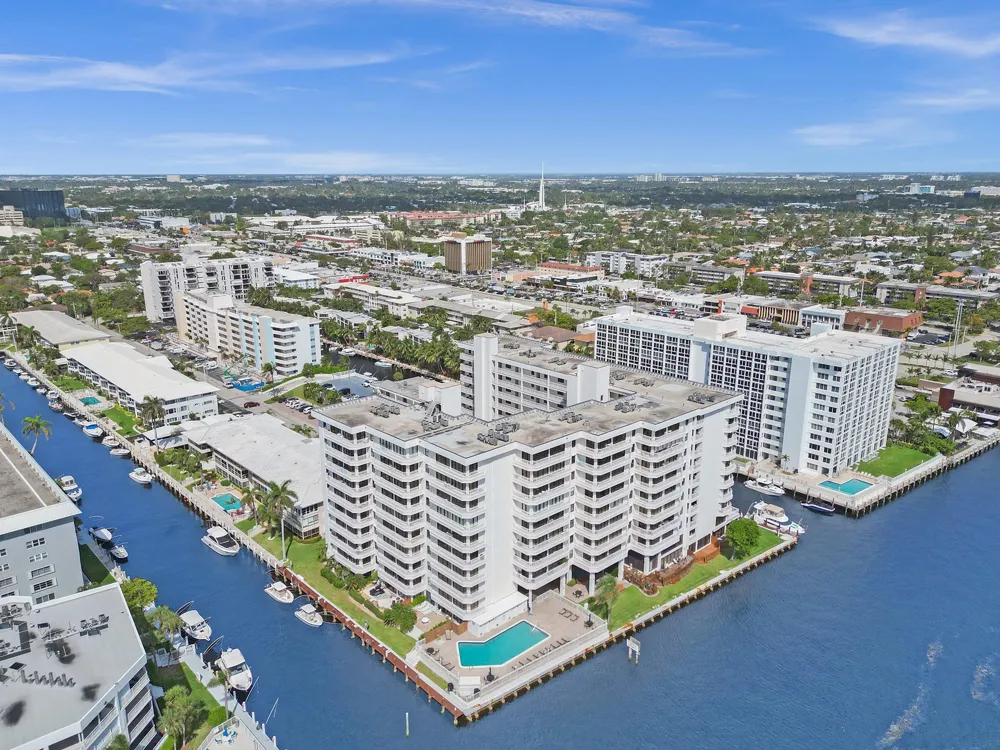 3100 NE 48th Street #617