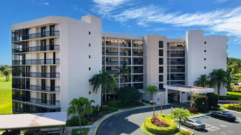 5279 Fountains Drive S #604