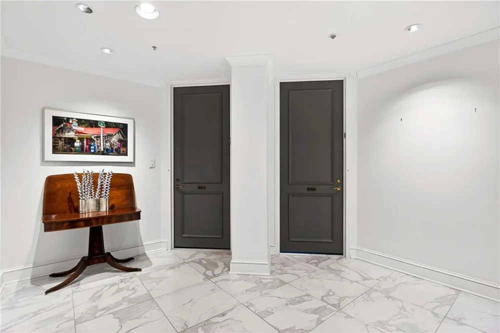 2660 Peachtree Road NW #19F