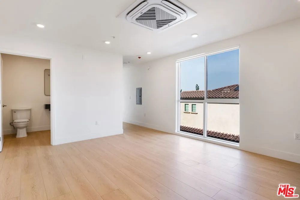 8561 Belmont Street #6 Cypress, CA 90630
