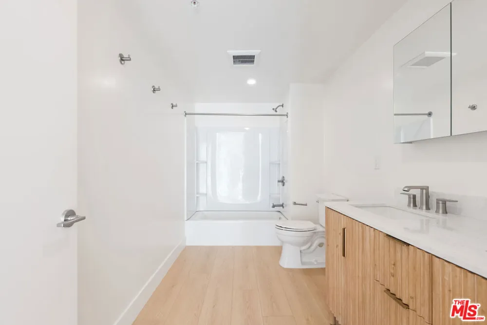8561 Belmont Street #6 Cypress, CA 90630